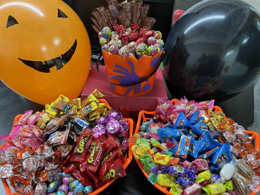 halloween decoration in tahche